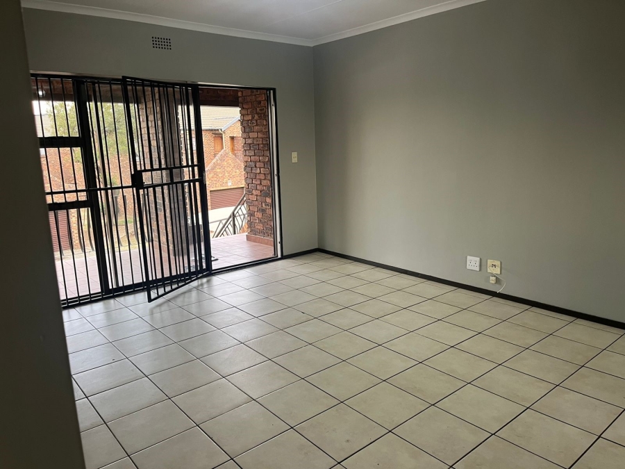 To Let 2 Bedroom Property for Rent in Sonneveld Gauteng