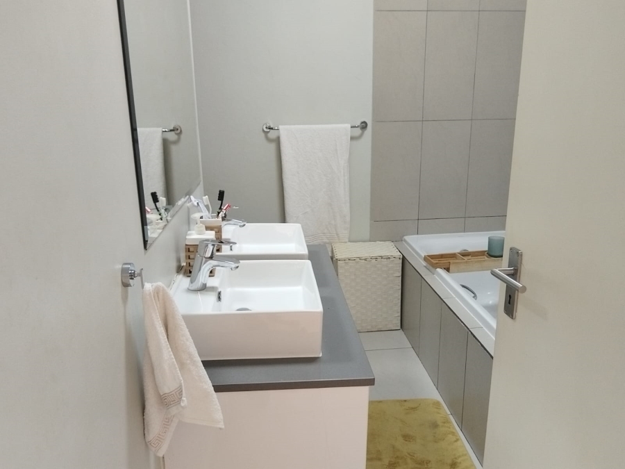 2 Bedroom Property for Sale in North Riding AH Gauteng