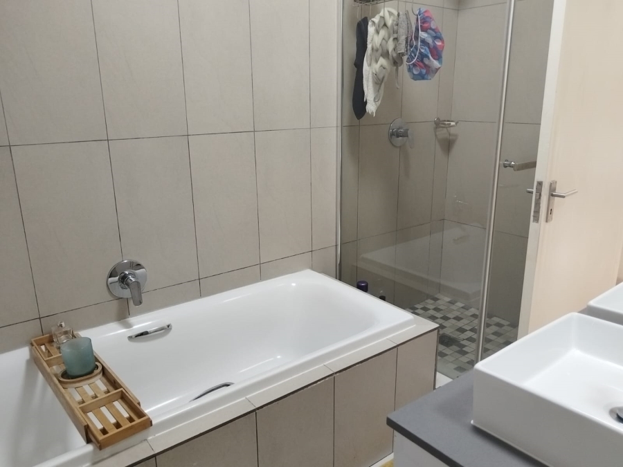 2 Bedroom Property for Sale in North Riding AH Gauteng