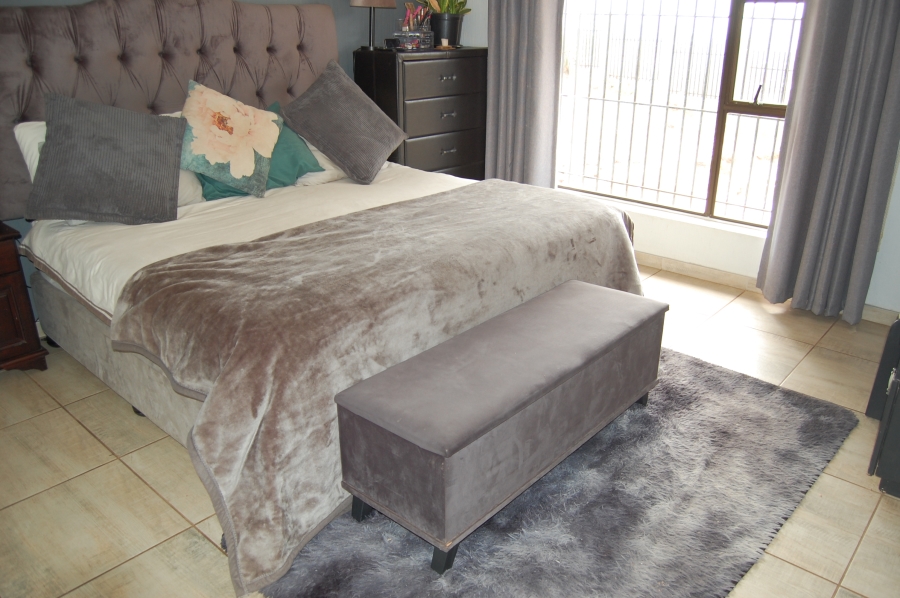 3 Bedroom Property for Sale in Noordheuwel Gauteng