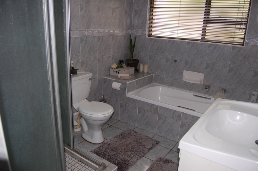 3 Bedroom Property for Sale in Noordheuwel Gauteng