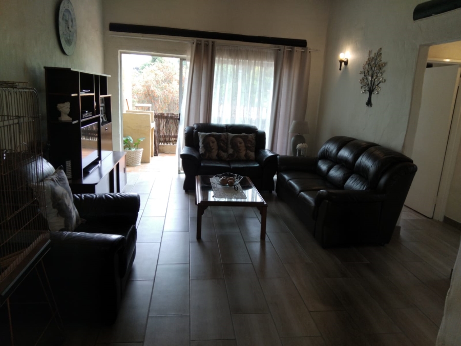 2 Bedroom Property for Sale in Roodekrans Gauteng
