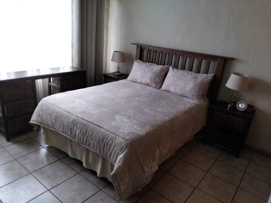 2 Bedroom Property for Sale in Roodekrans Gauteng