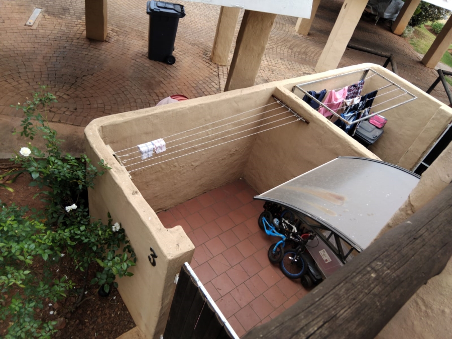 2 Bedroom Property for Sale in Roodekrans Gauteng