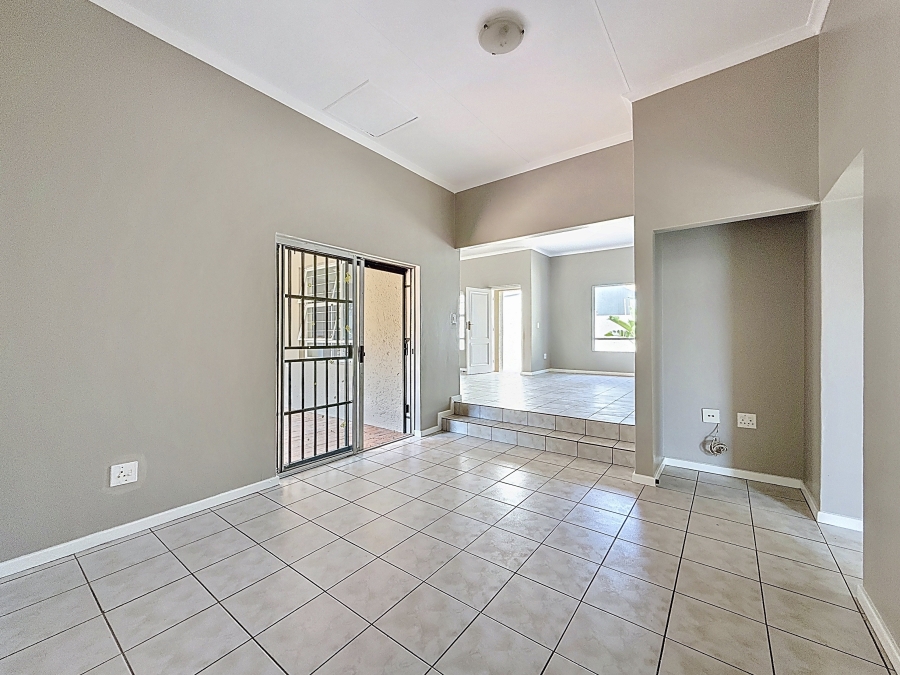 3 Bedroom Property for Sale in Faerie Glen Gauteng