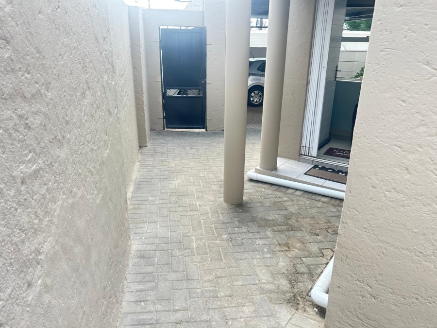 To Let 2 Bedroom Property for Rent in North Riding Gauteng