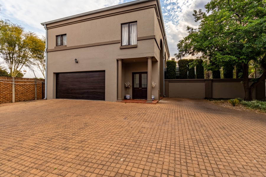3 Bedroom Property for Sale in Silver Lakes Golf Estate Gauteng