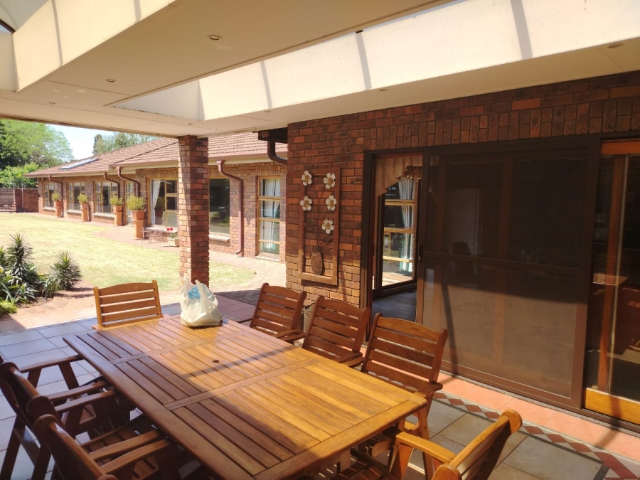 5 Bedroom Property for Sale in Kenleaf Gauteng