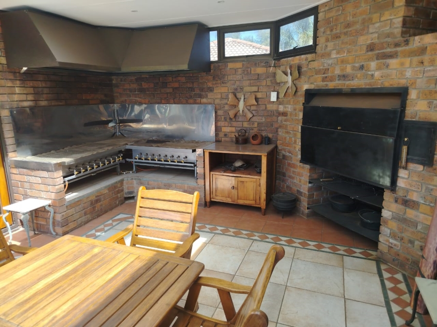 5 Bedroom Property for Sale in Kenleaf Gauteng