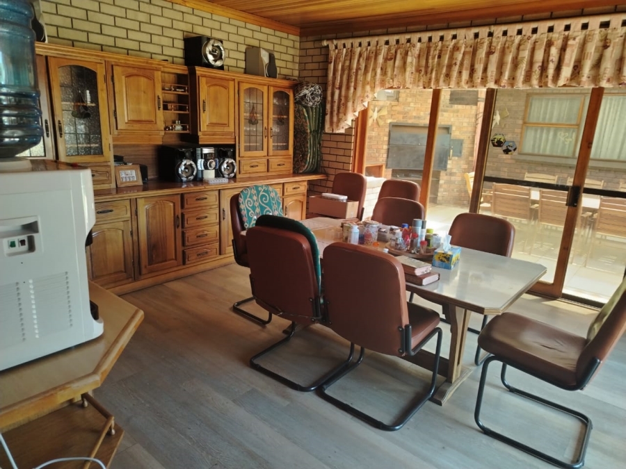 5 Bedroom Property for Sale in Kenleaf Gauteng