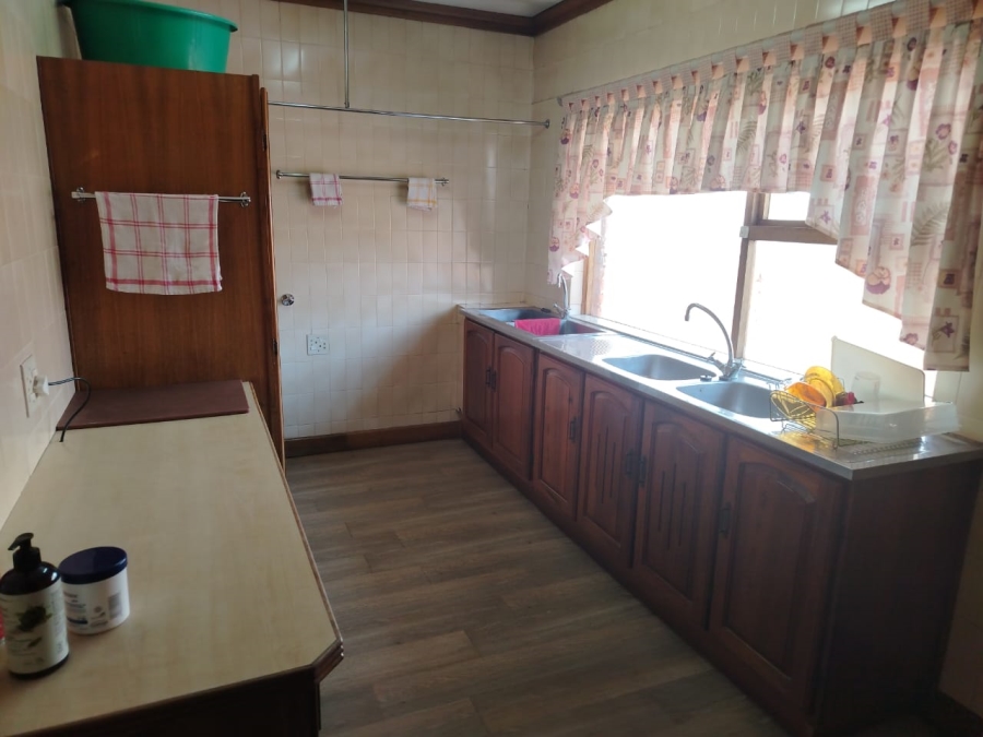 5 Bedroom Property for Sale in Kenleaf Gauteng