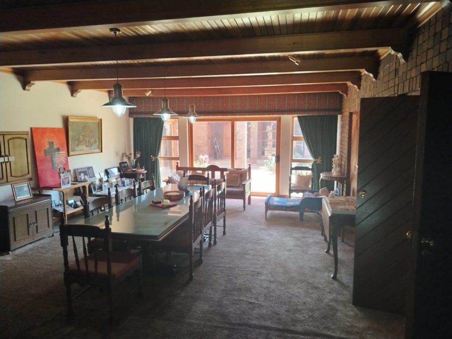 5 Bedroom Property for Sale in Kenleaf Gauteng