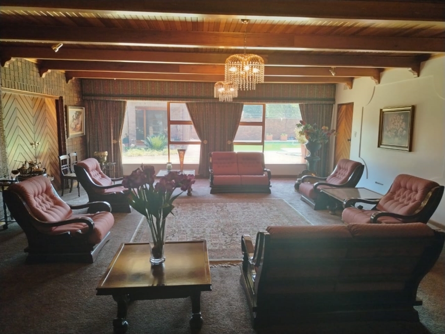 5 Bedroom Property for Sale in Kenleaf Gauteng