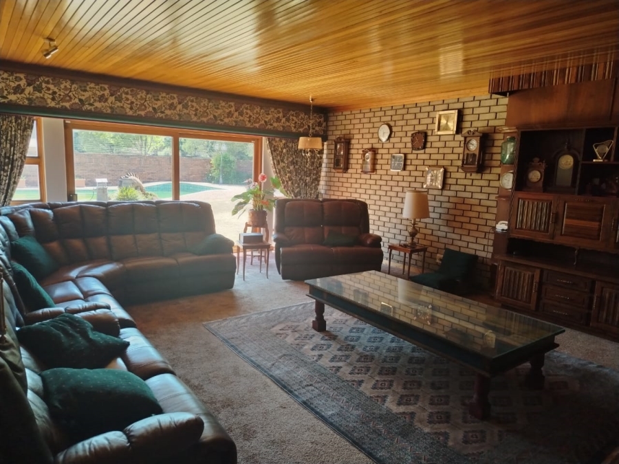5 Bedroom Property for Sale in Kenleaf Gauteng