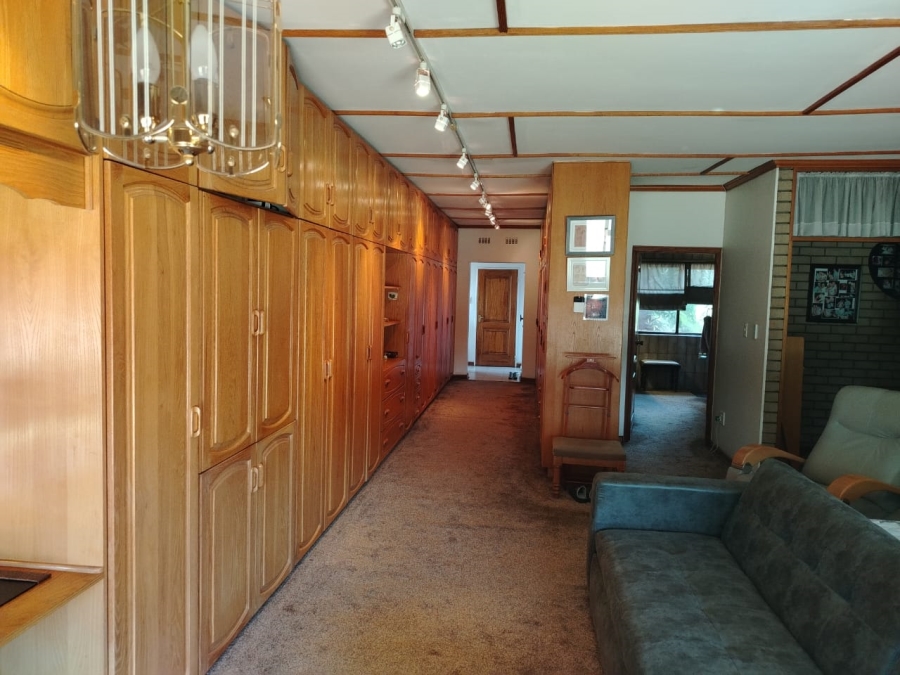 5 Bedroom Property for Sale in Kenleaf Gauteng