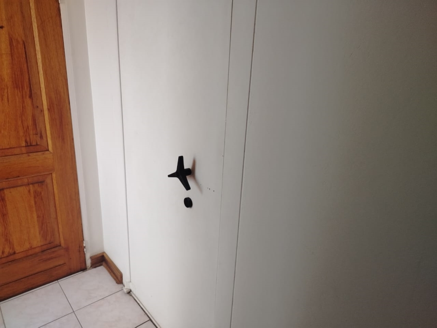 5 Bedroom Property for Sale in Kenleaf Gauteng