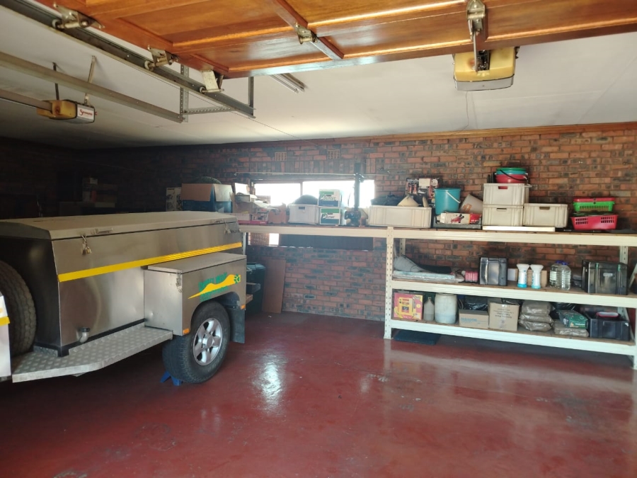 5 Bedroom Property for Sale in Kenleaf Gauteng