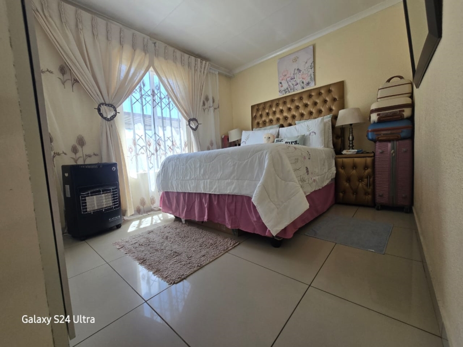 2 Bedroom Property for Sale in Windmill Park Gauteng