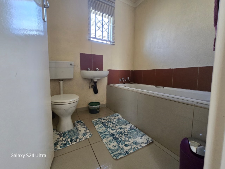 2 Bedroom Property for Sale in Windmill Park Gauteng