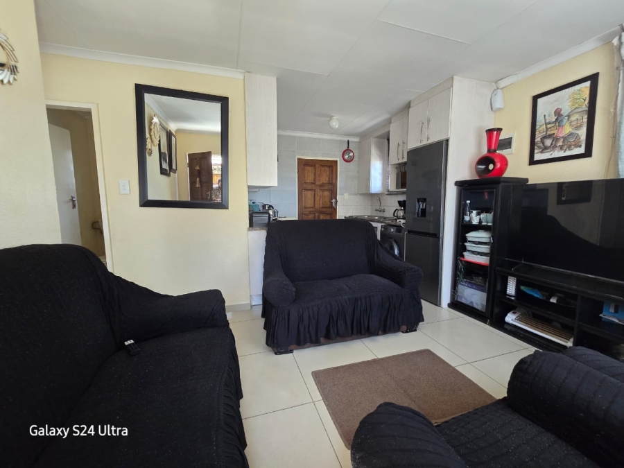 2 Bedroom Property for Sale in Windmill Park Gauteng