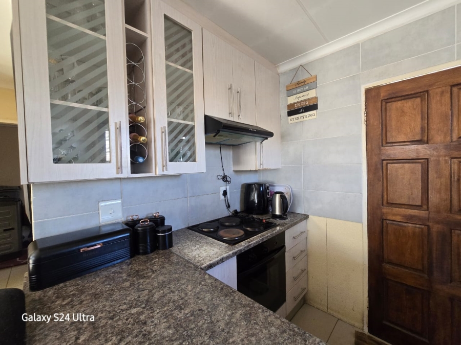 2 Bedroom Property for Sale in Windmill Park Gauteng