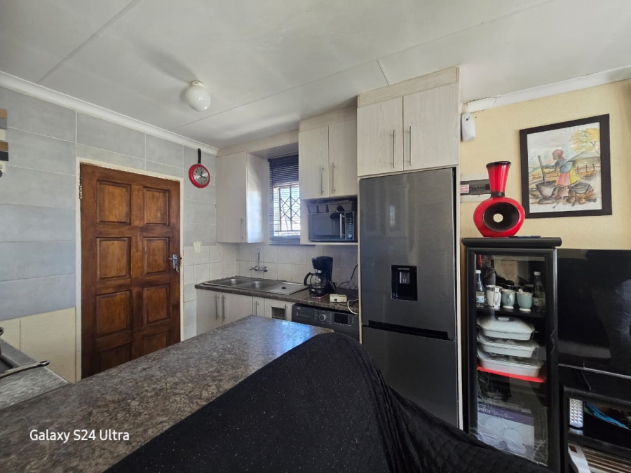 2 Bedroom Property for Sale in Windmill Park Gauteng
