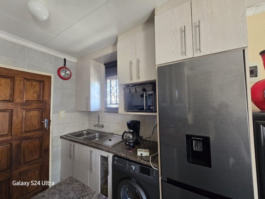 2 Bedroom Property for Sale in Windmill Park Gauteng