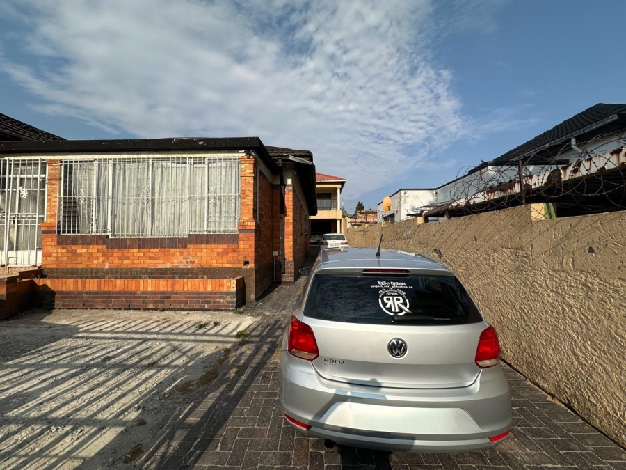 To Let 3 Bedroom Property for Rent in Rosettenville Gauteng