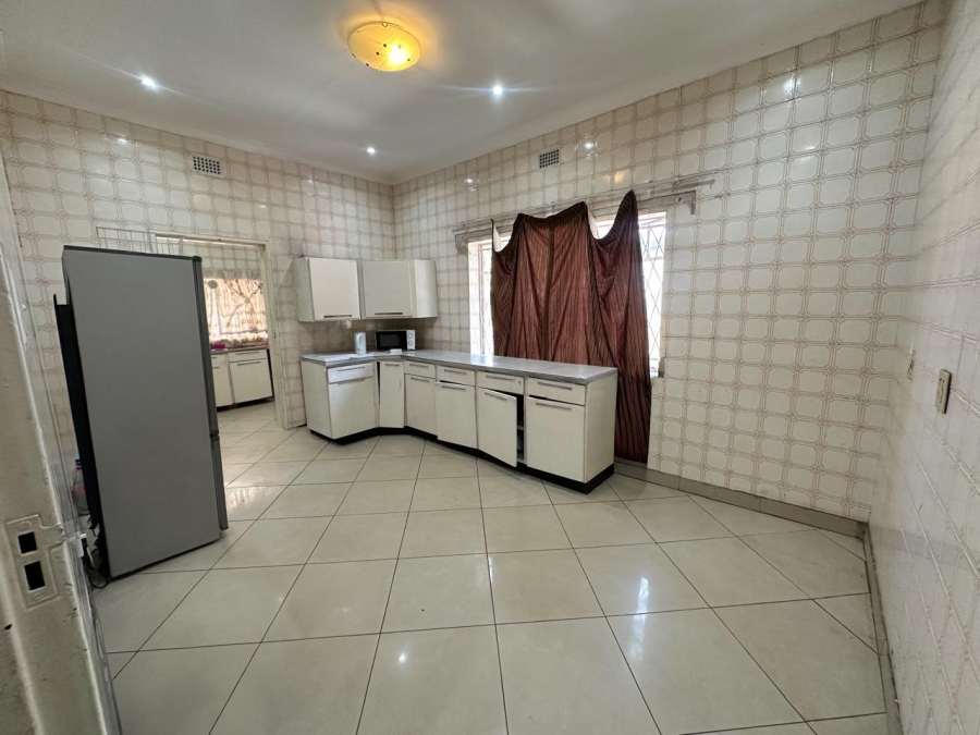 To Let 3 Bedroom Property for Rent in Rosettenville Gauteng