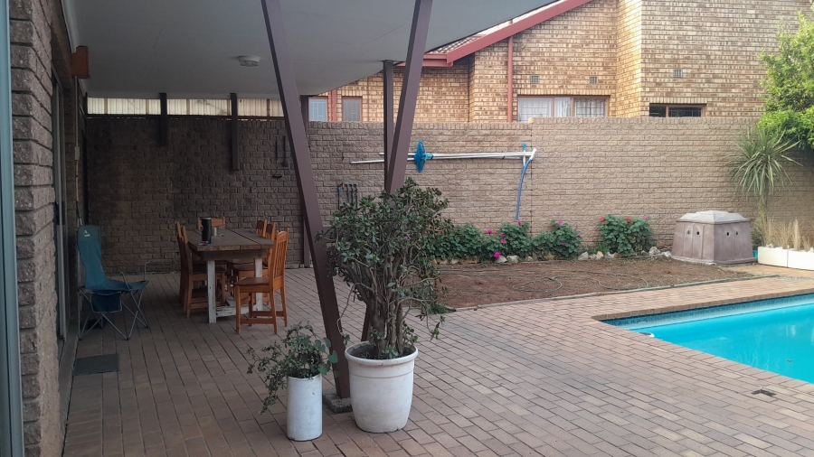6 Bedroom Property for Sale in Vanderbijlpark SE Gauteng