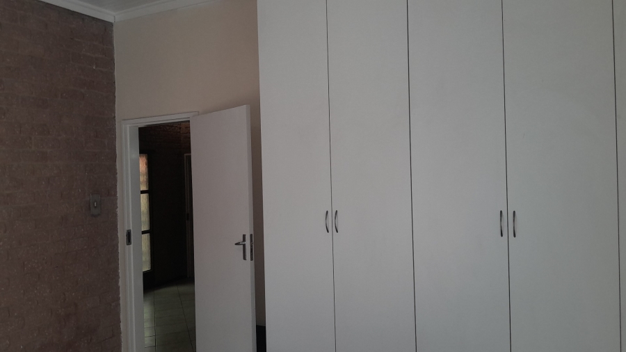 6 Bedroom Property for Sale in Vanderbijlpark SE Gauteng