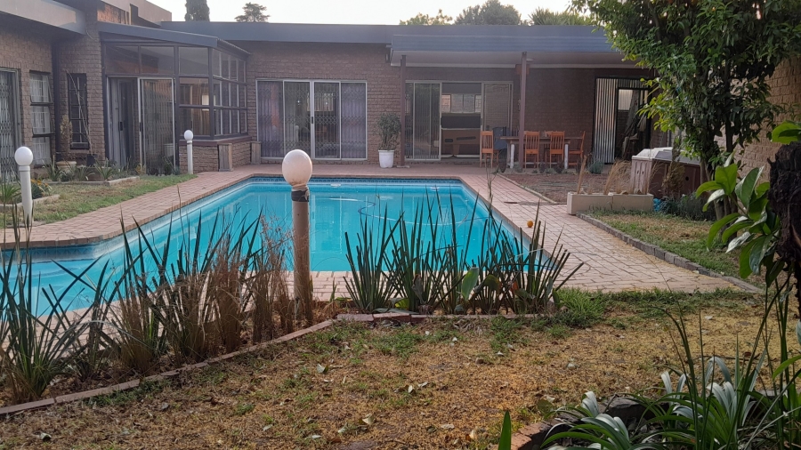6 Bedroom Property for Sale in Vanderbijlpark SE Gauteng