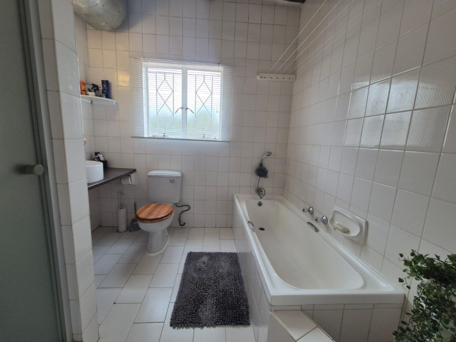 2 Bedroom Property for Sale in Roodekrans Gauteng