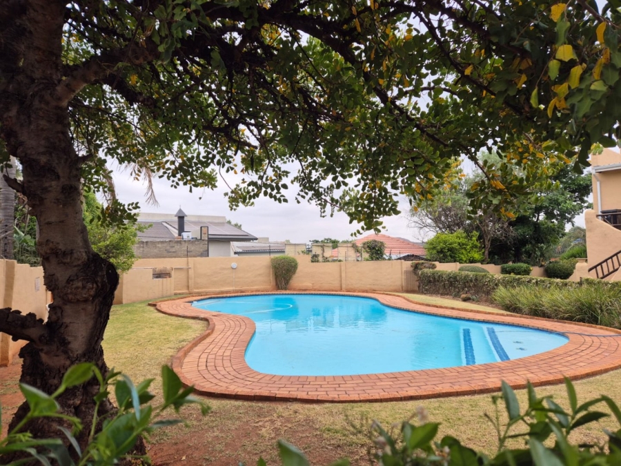 2 Bedroom Property for Sale in Roodekrans Gauteng