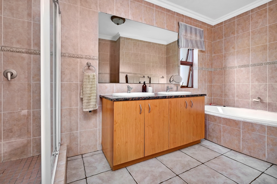 To Let 3 Bedroom Property for Rent in Douglasdale Gauteng