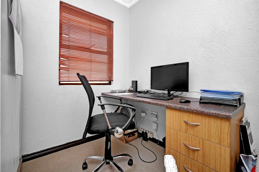 To Let 3 Bedroom Property for Rent in Douglasdale Gauteng