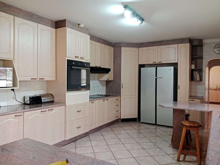 4 Bedroom Property for Sale in Brackenhurst Gauteng