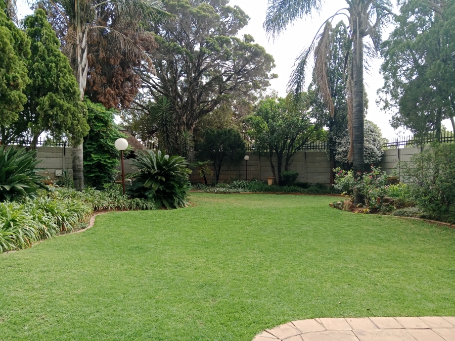 4 Bedroom Property for Sale in Brackenhurst Gauteng