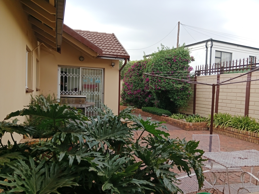 4 Bedroom Property for Sale in Brackenhurst Gauteng