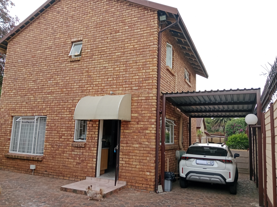 4 Bedroom Property for Sale in Brackenhurst Gauteng