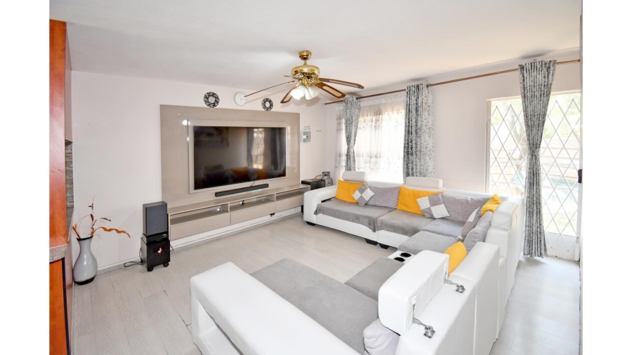 3 Bedroom Property for Sale in Vorna Valley Gauteng