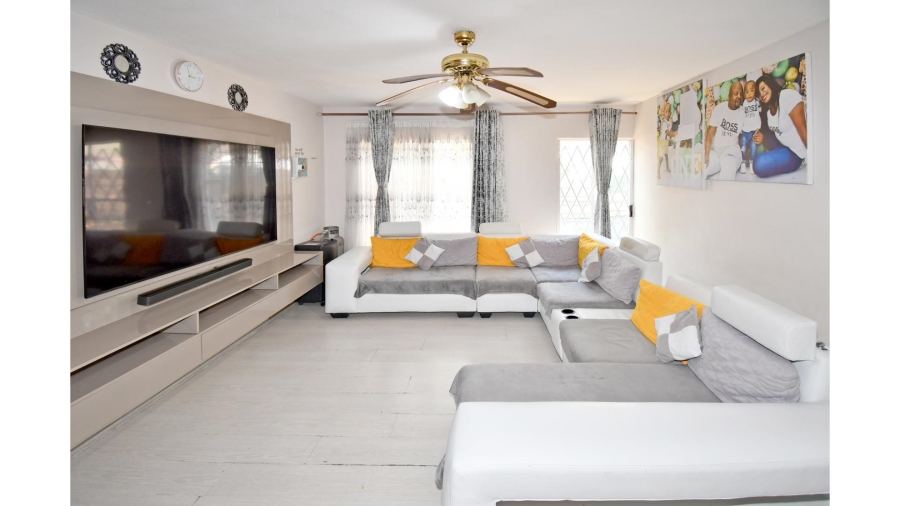 3 Bedroom Property for Sale in Vorna Valley Gauteng