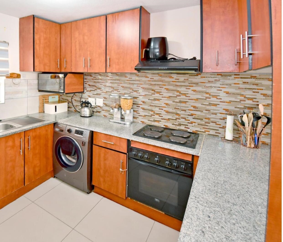 3 Bedroom Property for Sale in Vorna Valley Gauteng