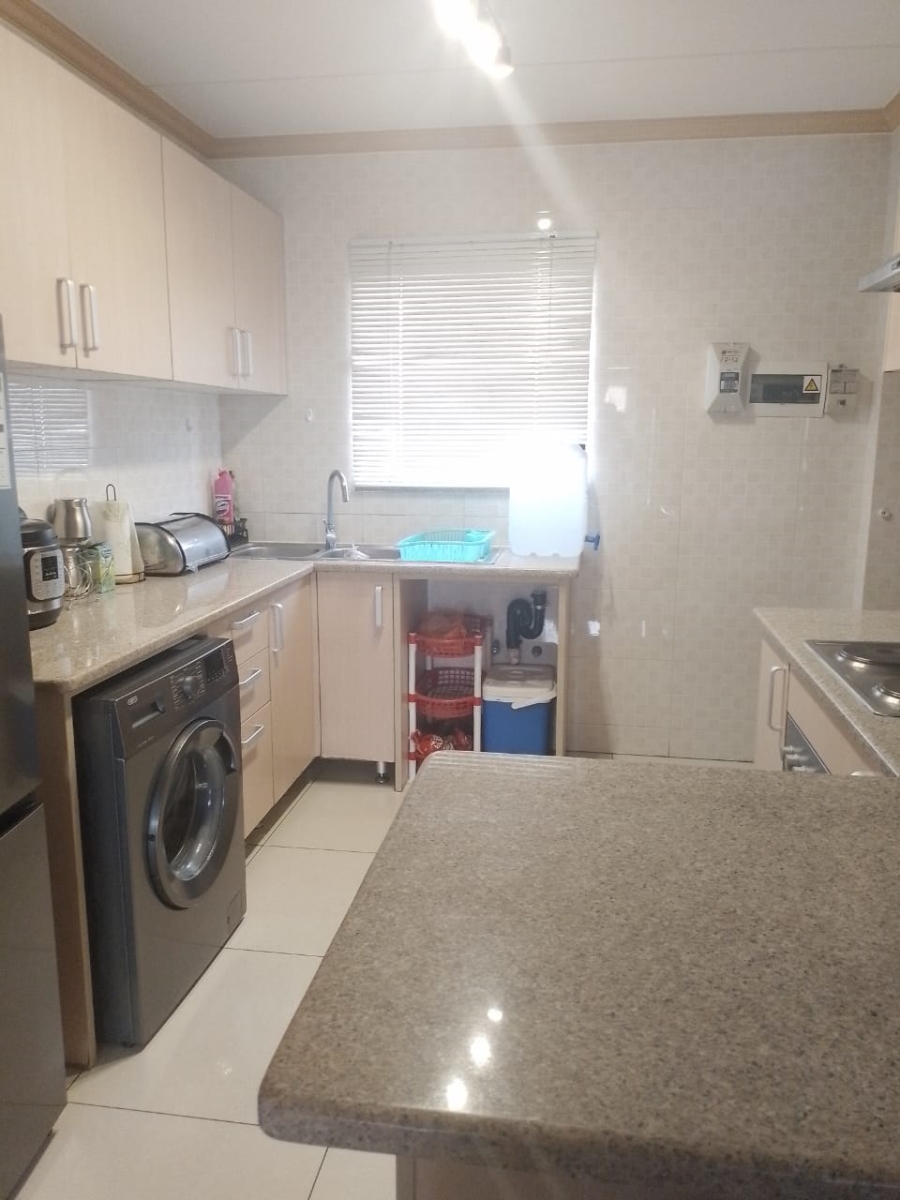 2 Bedroom Property for Sale in Noordwyk Gauteng
