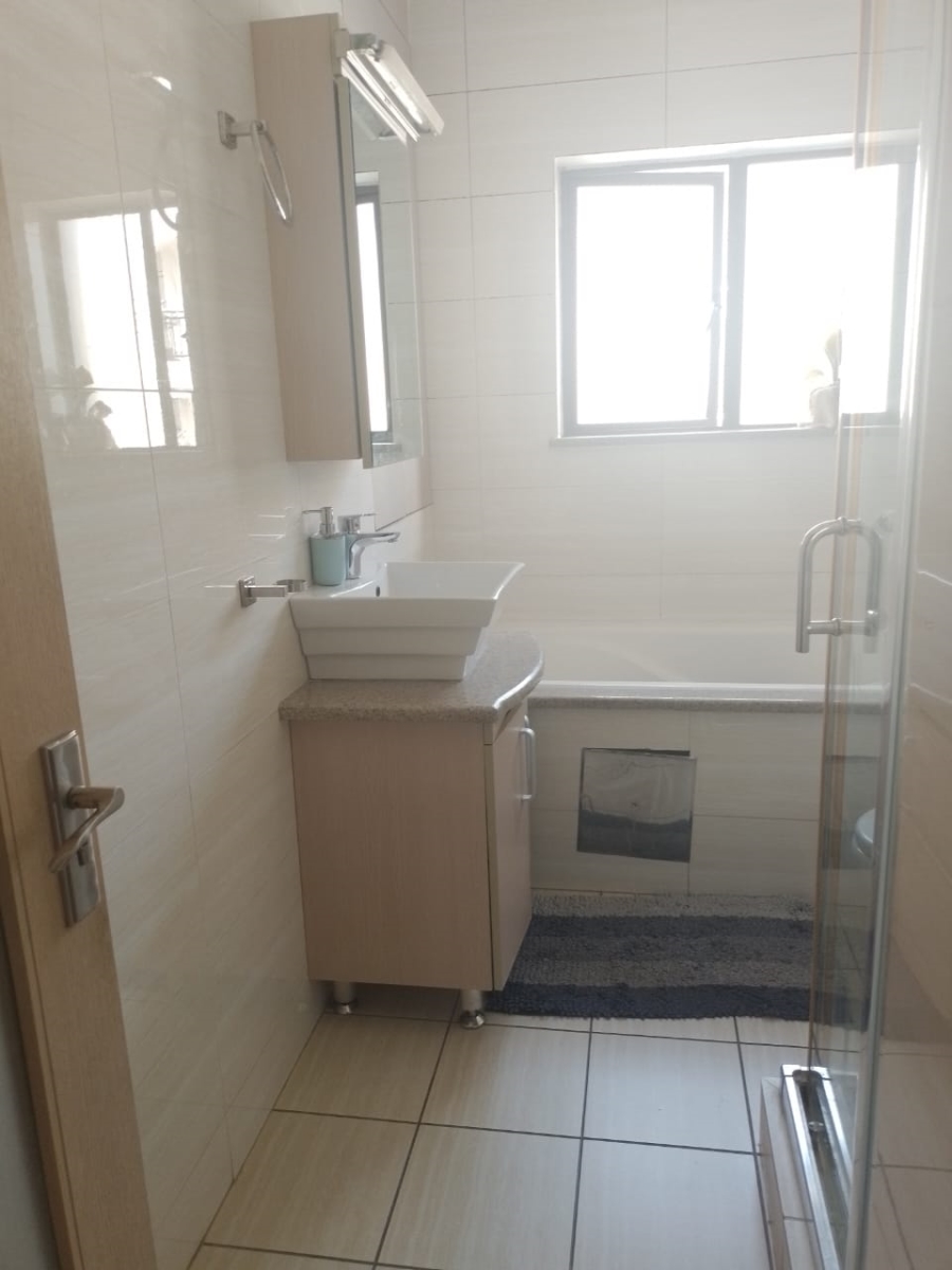 2 Bedroom Property for Sale in Noordwyk Gauteng