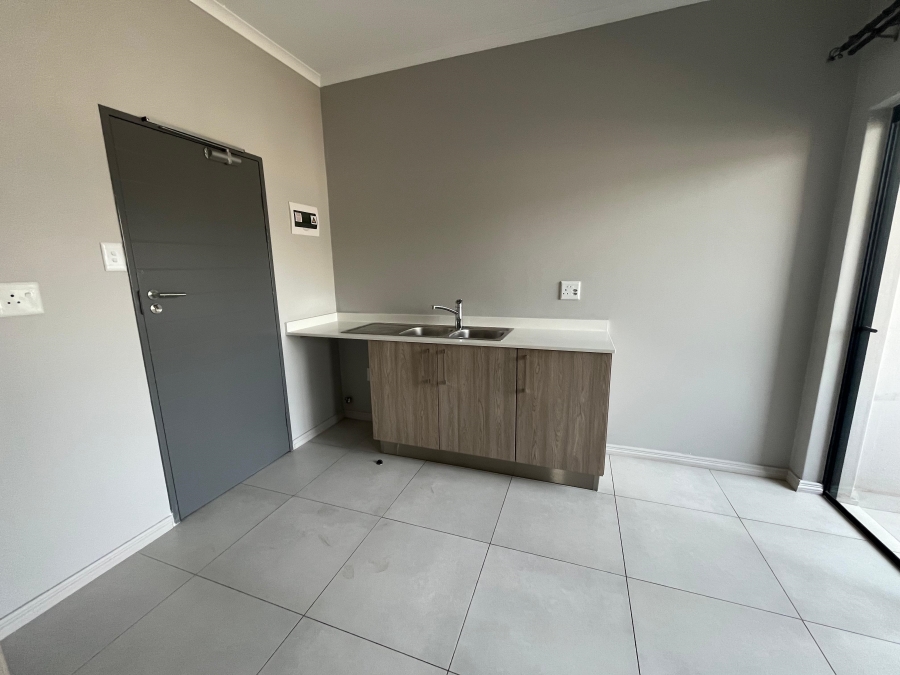 To Let 1 Bedroom Property for Rent in Noordwyk Gauteng