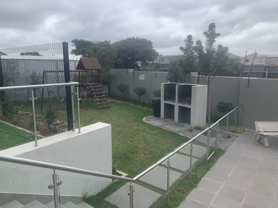 To Let 1 Bedroom Property for Rent in Noordwyk Gauteng