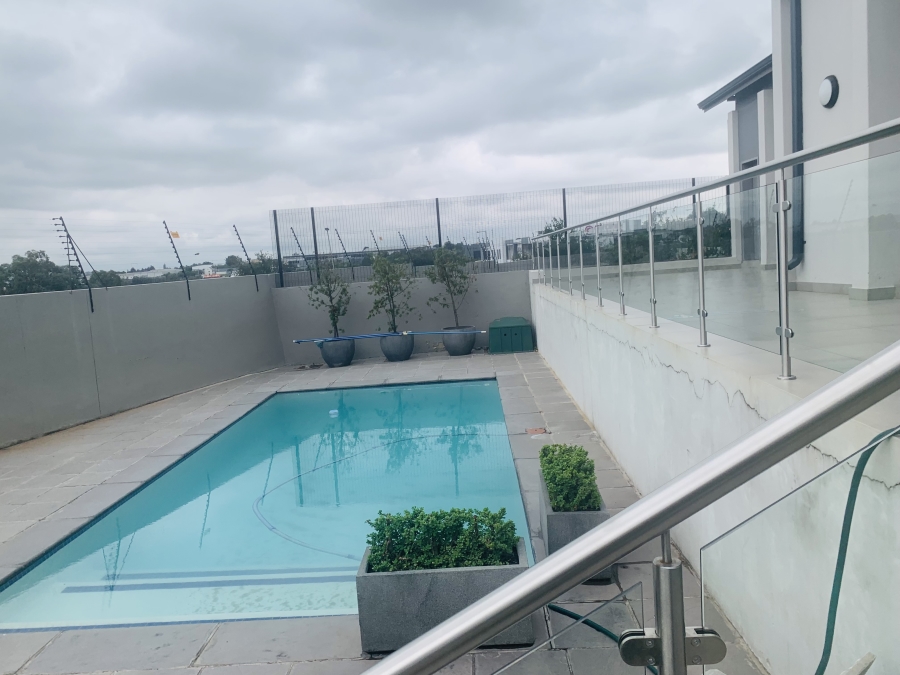 To Let 1 Bedroom Property for Rent in Noordwyk Gauteng