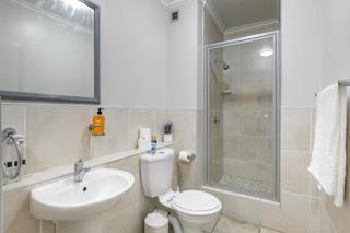 To Let 2 Bedroom Property for Rent in Sandown Gauteng