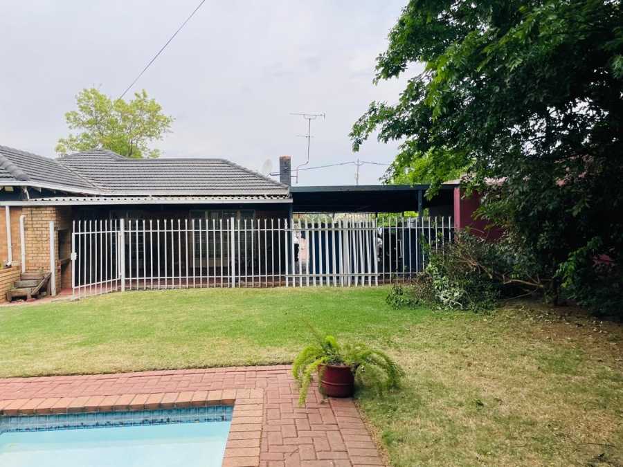 To Let 4 Bedroom Property for Rent in Horizon View Gauteng